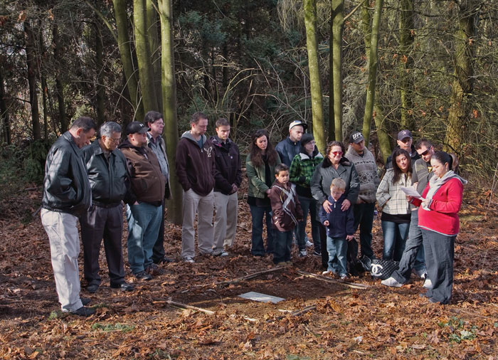 Ceremony to mark Alred's grave